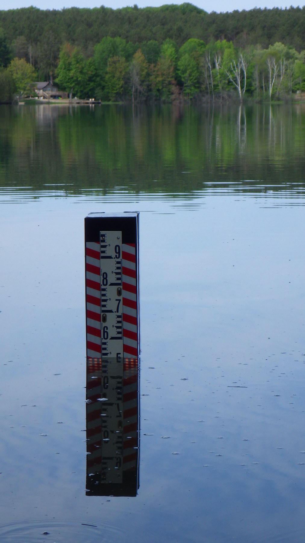 High water Level – Gauge Installed Near Boat Launch | Farlain Lake